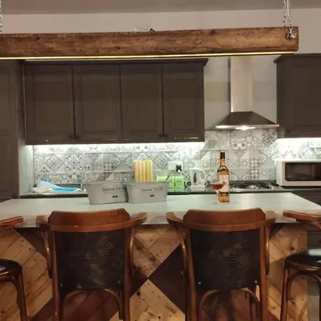 Rebak Place- A Bright & Charming Getaway * Marsaskala