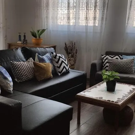 Rebak Place- A Bright & Charming Getaway * Marsaskala