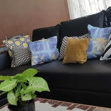 Rebak Place- A Bright & Charming Getaway Marsaskala