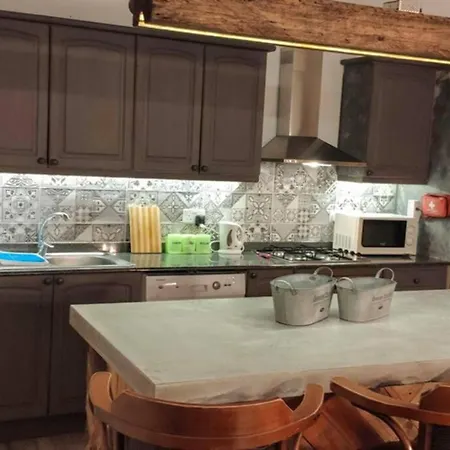 Rebak Place- A Bright & Charming Getaway Apartment