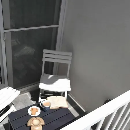 Rebak Place- A Bright & Charming Getaway Marsaskala